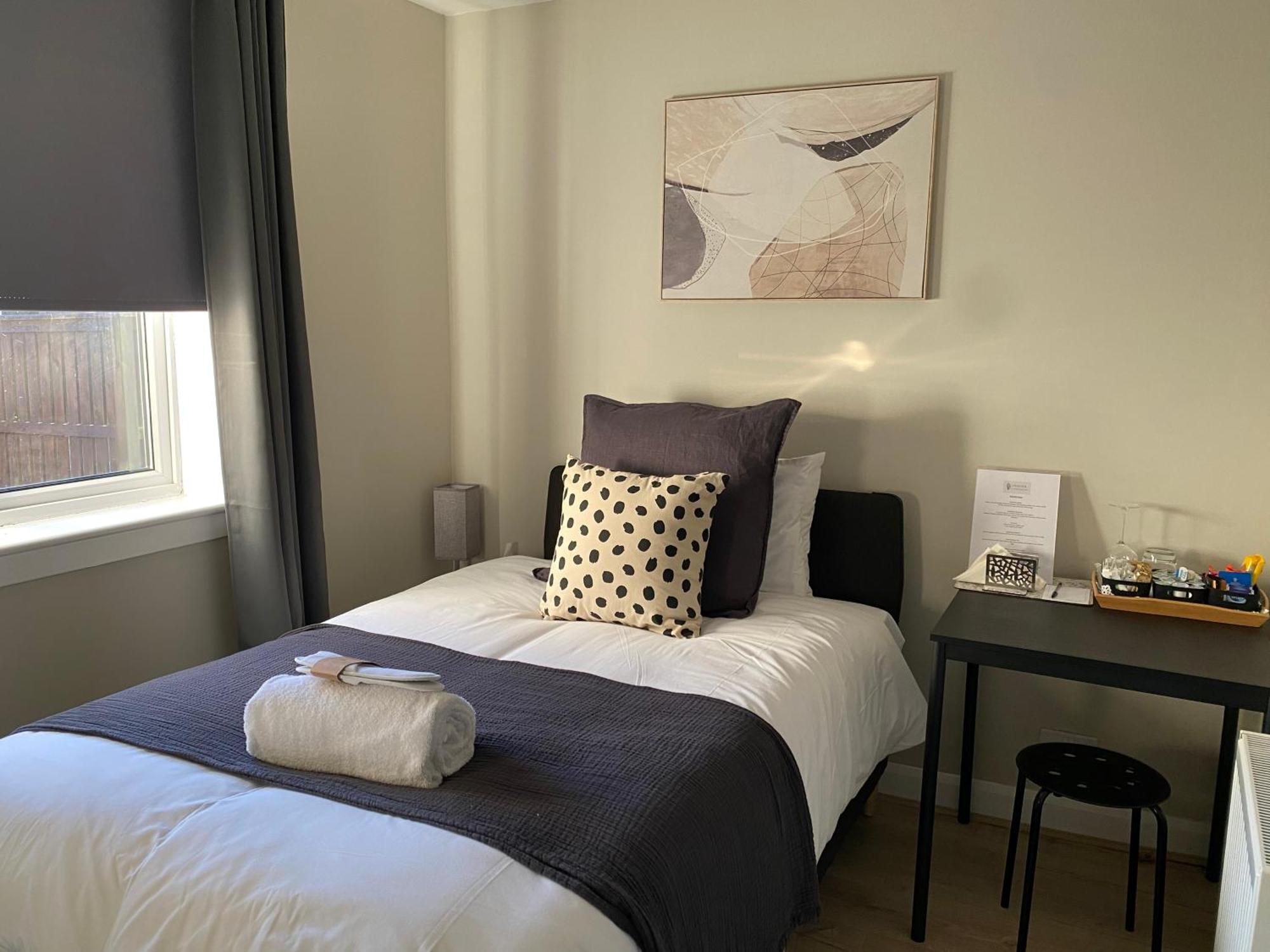 Peacock Guest House Ларгс Екстер'єр фото