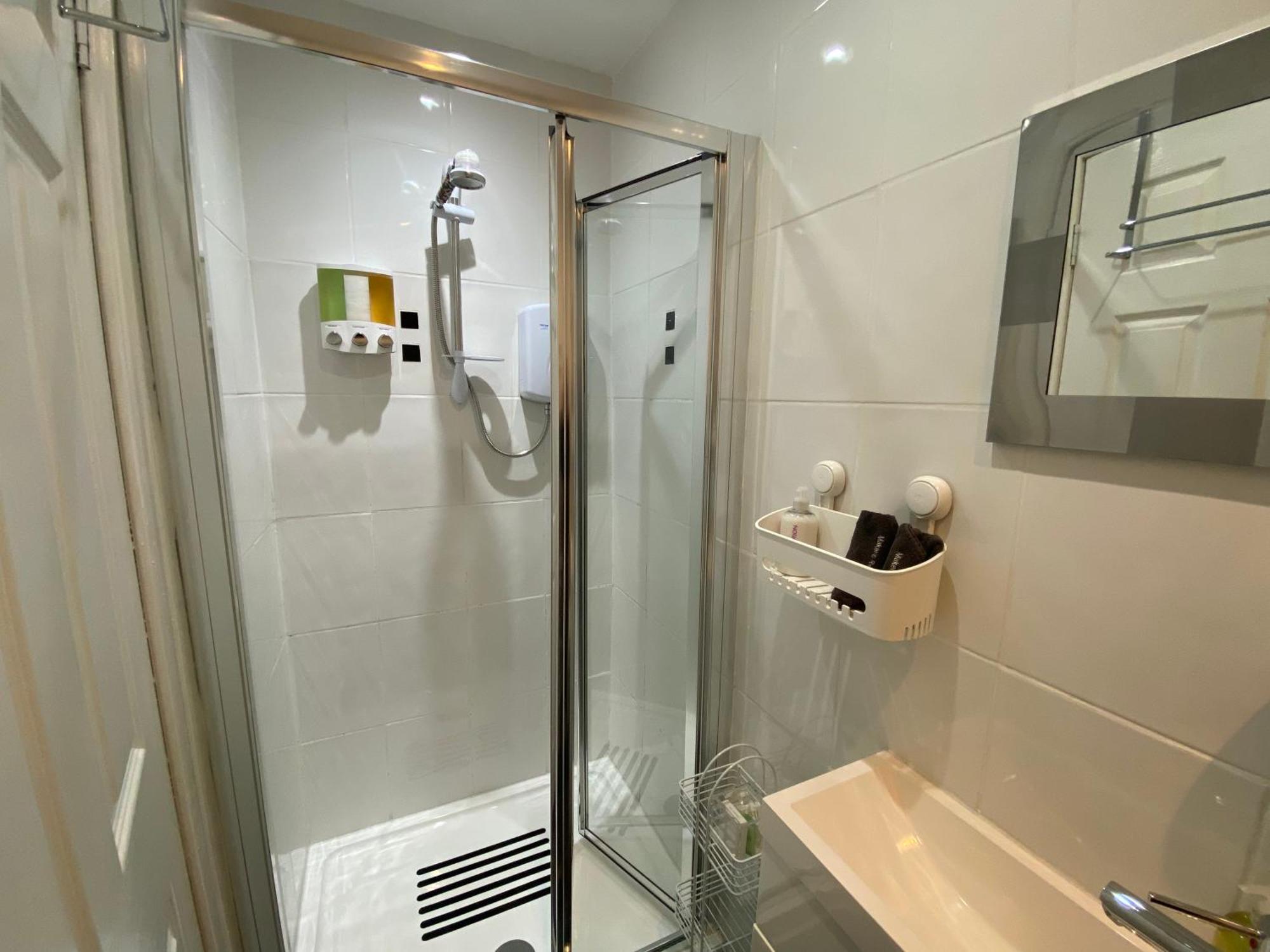 Peacock Guest House Ларгс Екстер'єр фото